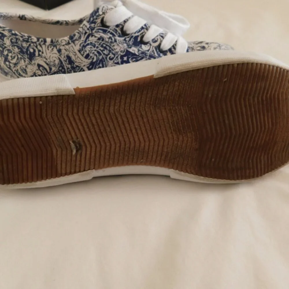 LIZ CLAIBORNE Women’s Sneakers Paisley Size 7 M Canvas Preowned Nice